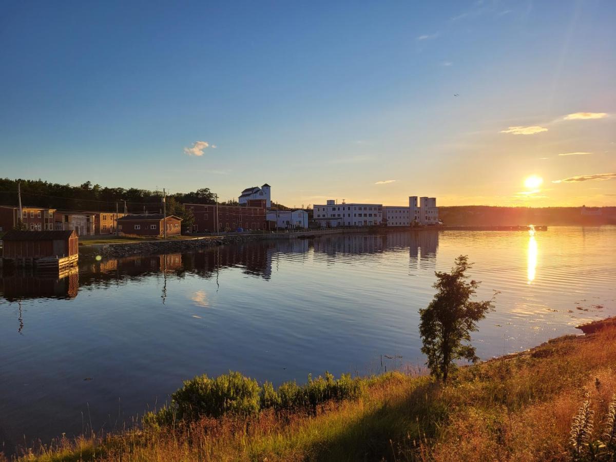The Harbourside Inn Port Union Экстерьер фото