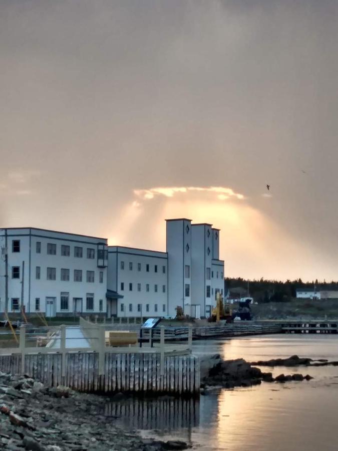 The Harbourside Inn Port Union Экстерьер фото